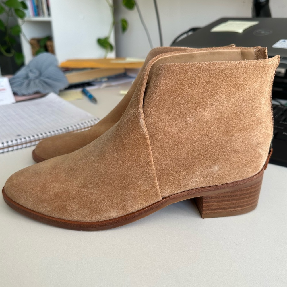 Soludos Venetian Bootie- Tan Suede